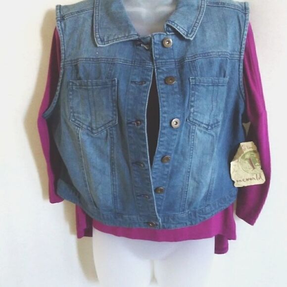ONE WORLD VEST DENIM  New With Tags Light Wash   Size Medium! - Picture 1 of 8